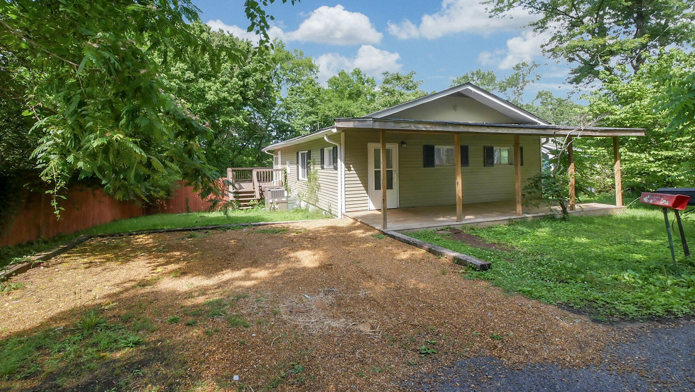219 Vreeland St – photo 3