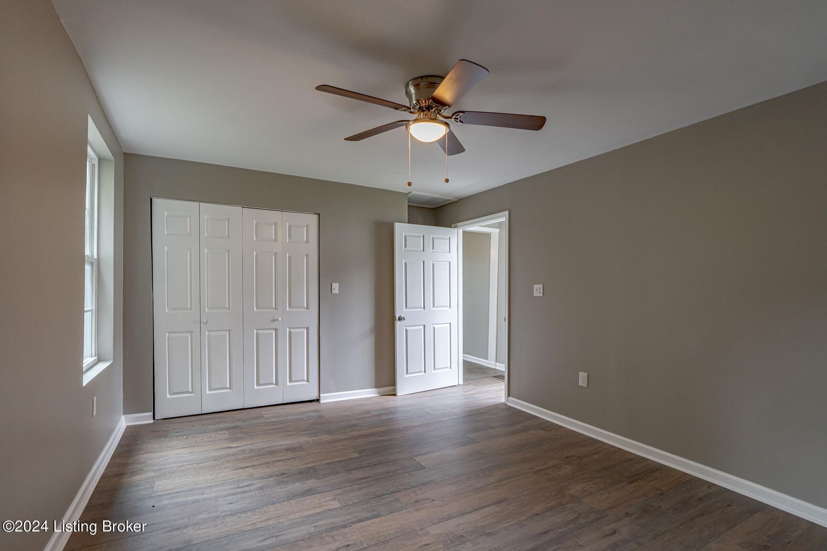 1246 Schiller Ave – photo 4