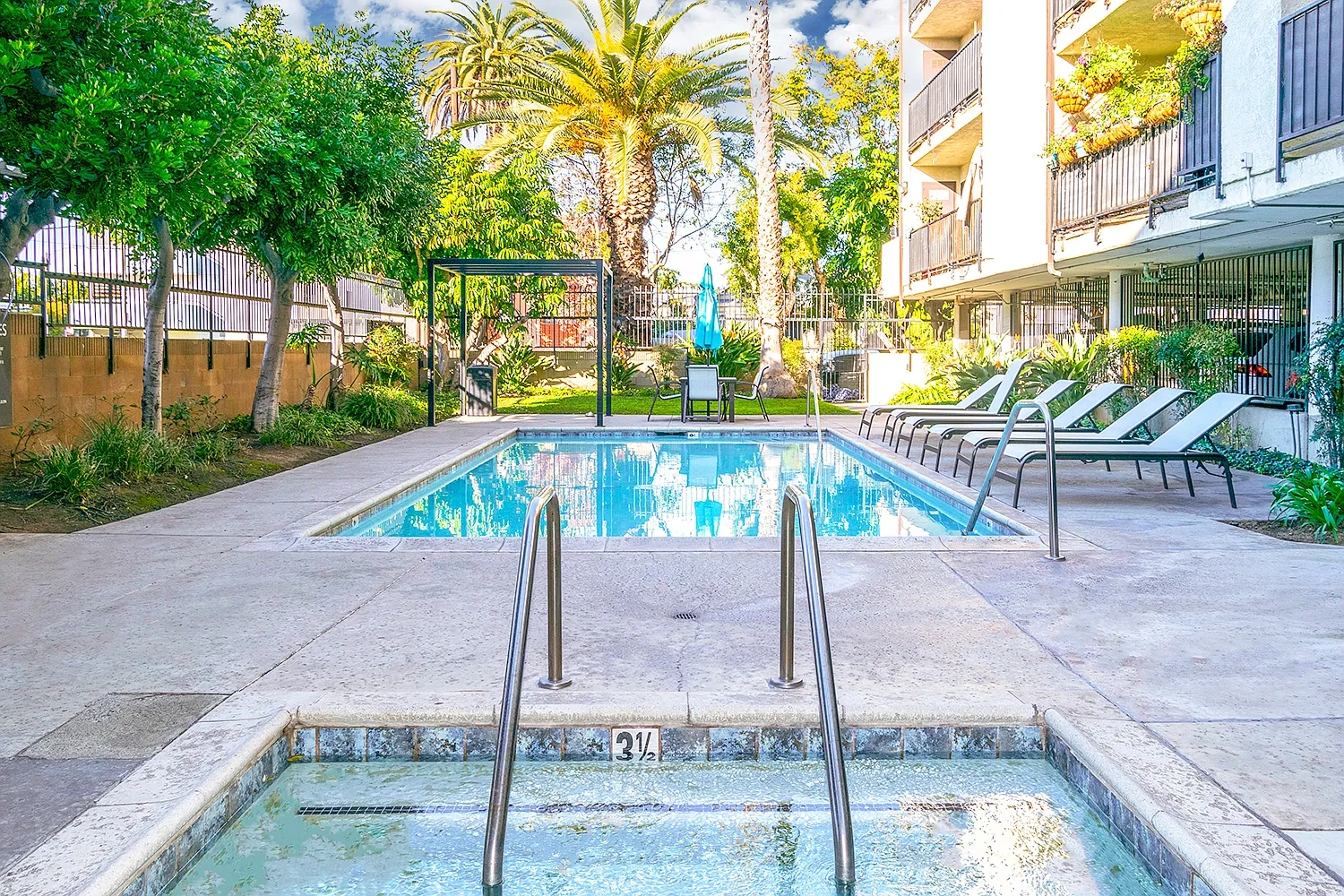 Seapointe Village Apartments – photo 2