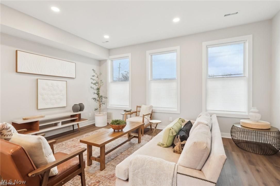 11214 N Park Pl – photo 4