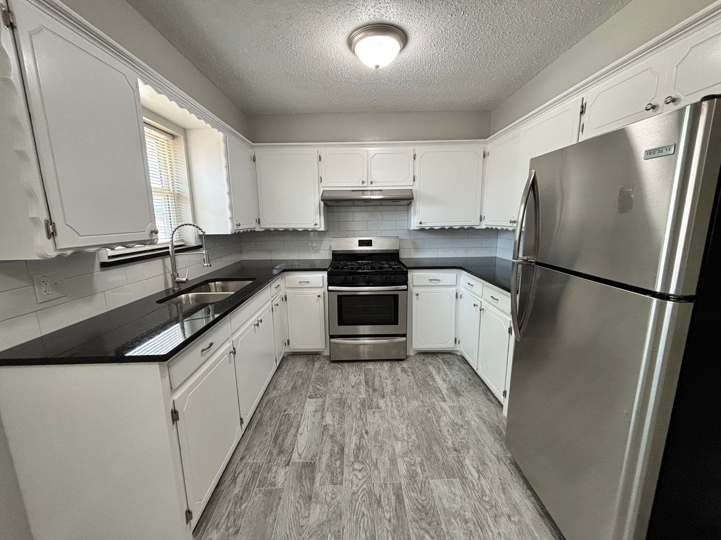 301 N University Dr unit 12 – photo 4