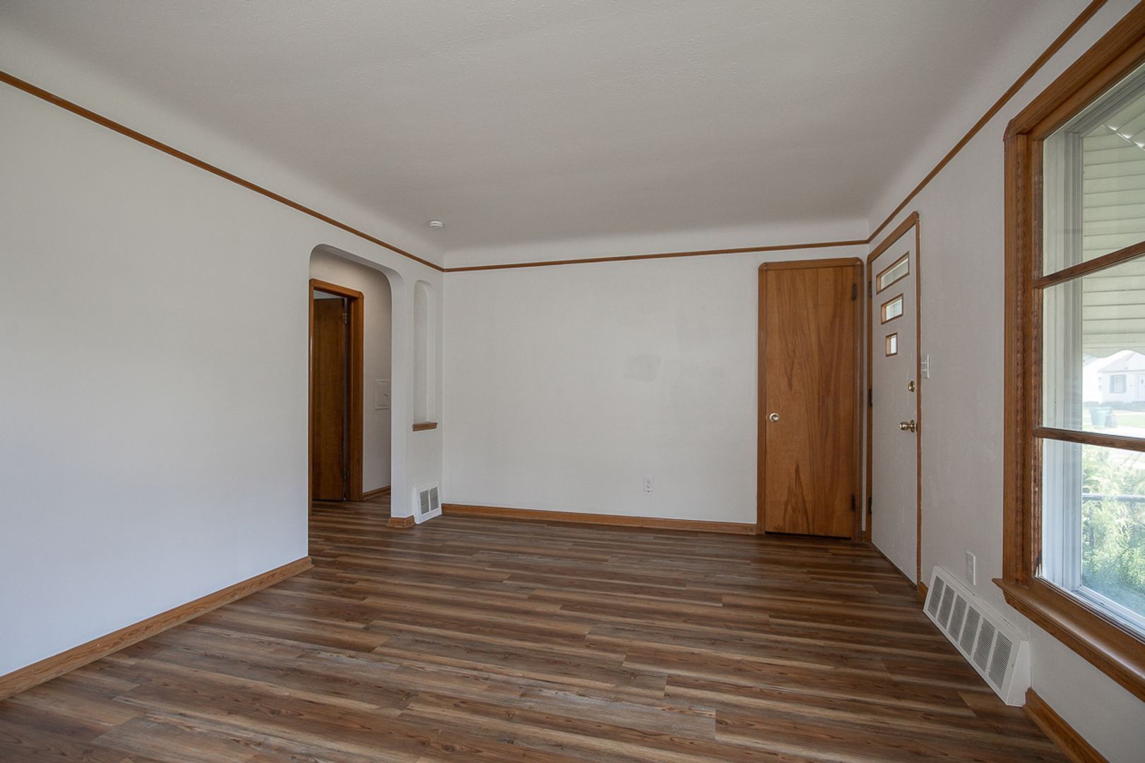 16011 Maplewood Ave – photo 4