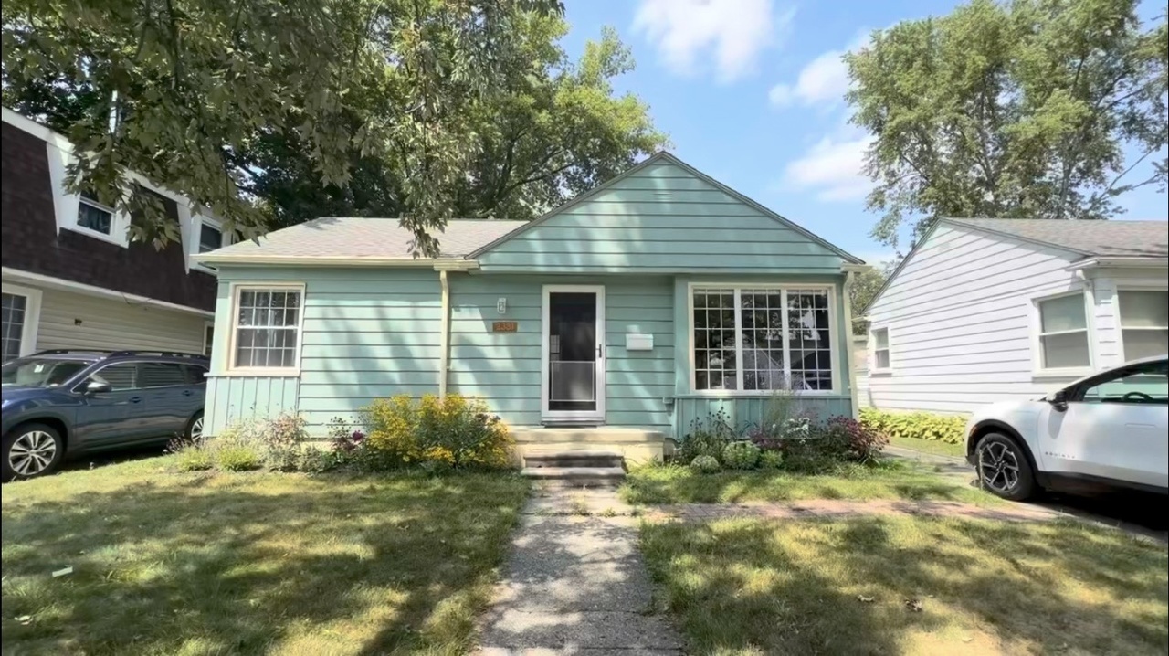 2331 Rowland Ave – photo 1