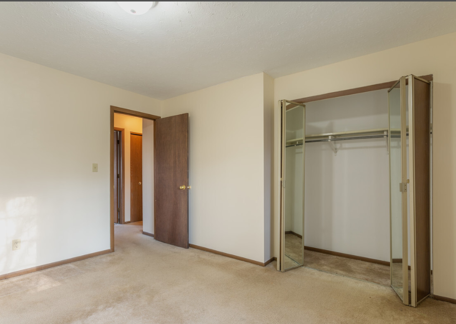 985 Wadsworth Rd – photo 3