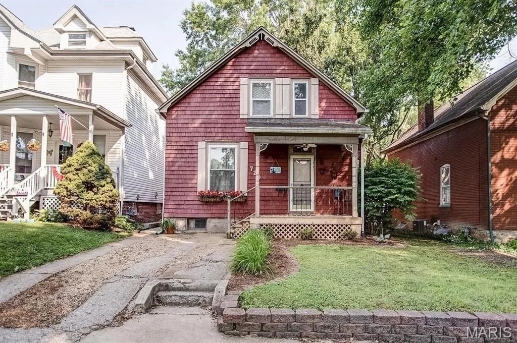 720 E D St – photo 1