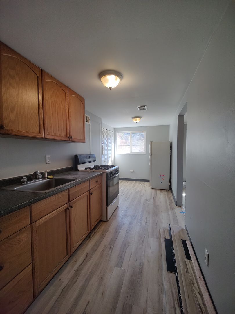 742 Ohio Ave unit Apt. 4 – photo 2
