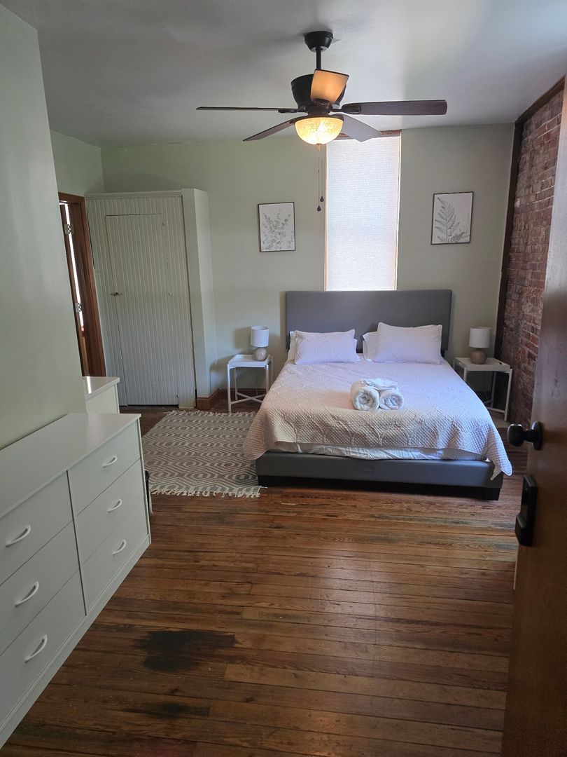 109 Maple St unit Apt 4 – photo 2