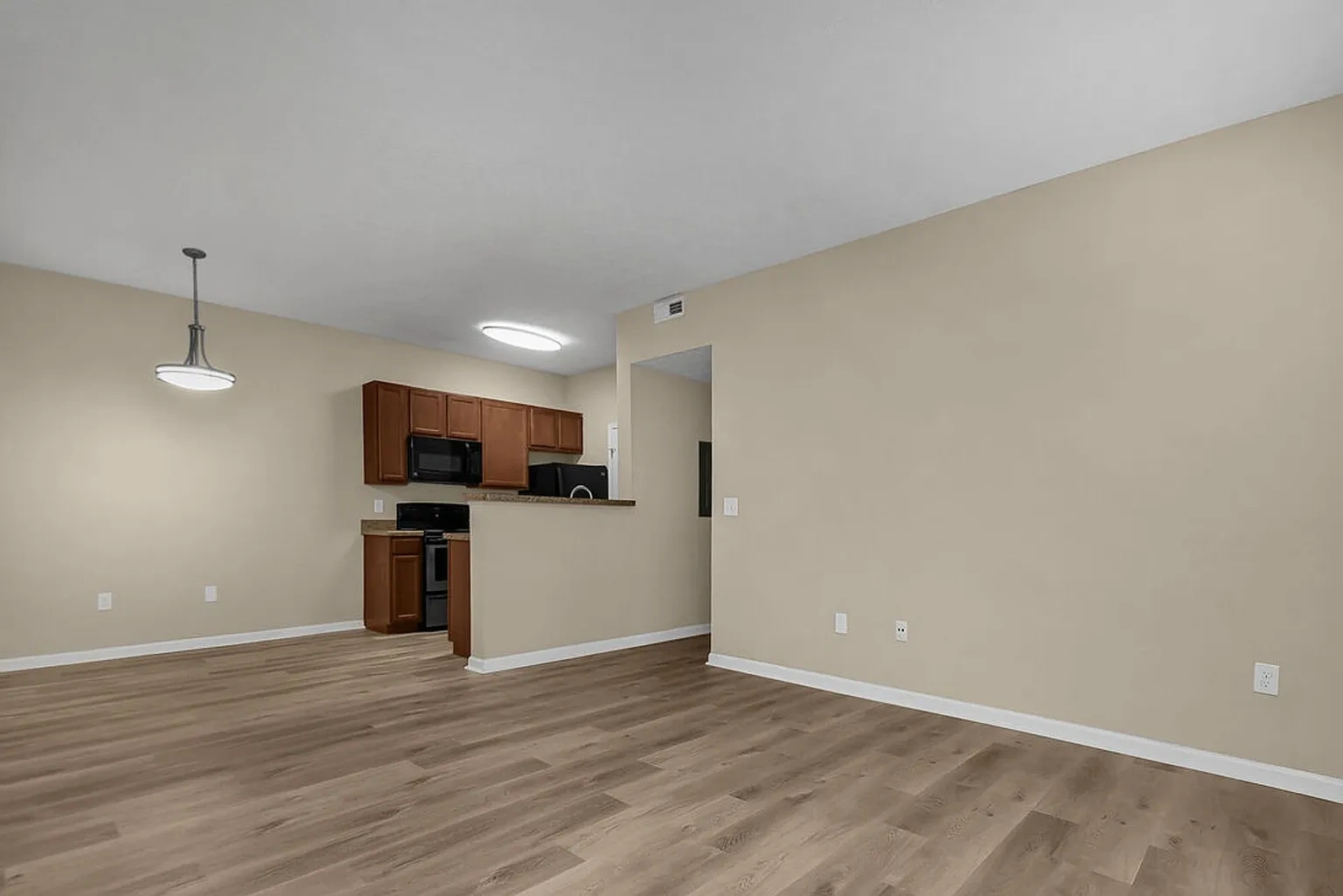 Hartford Village Commons – photo 4
