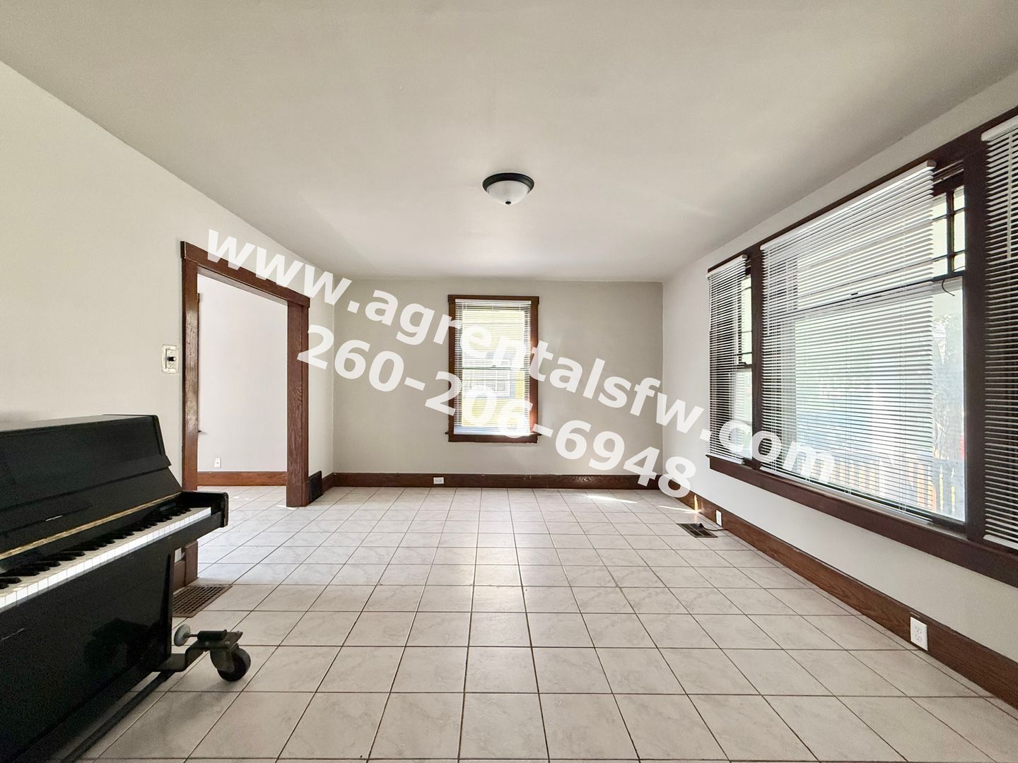 2921 Hoagland Ave – photo 2