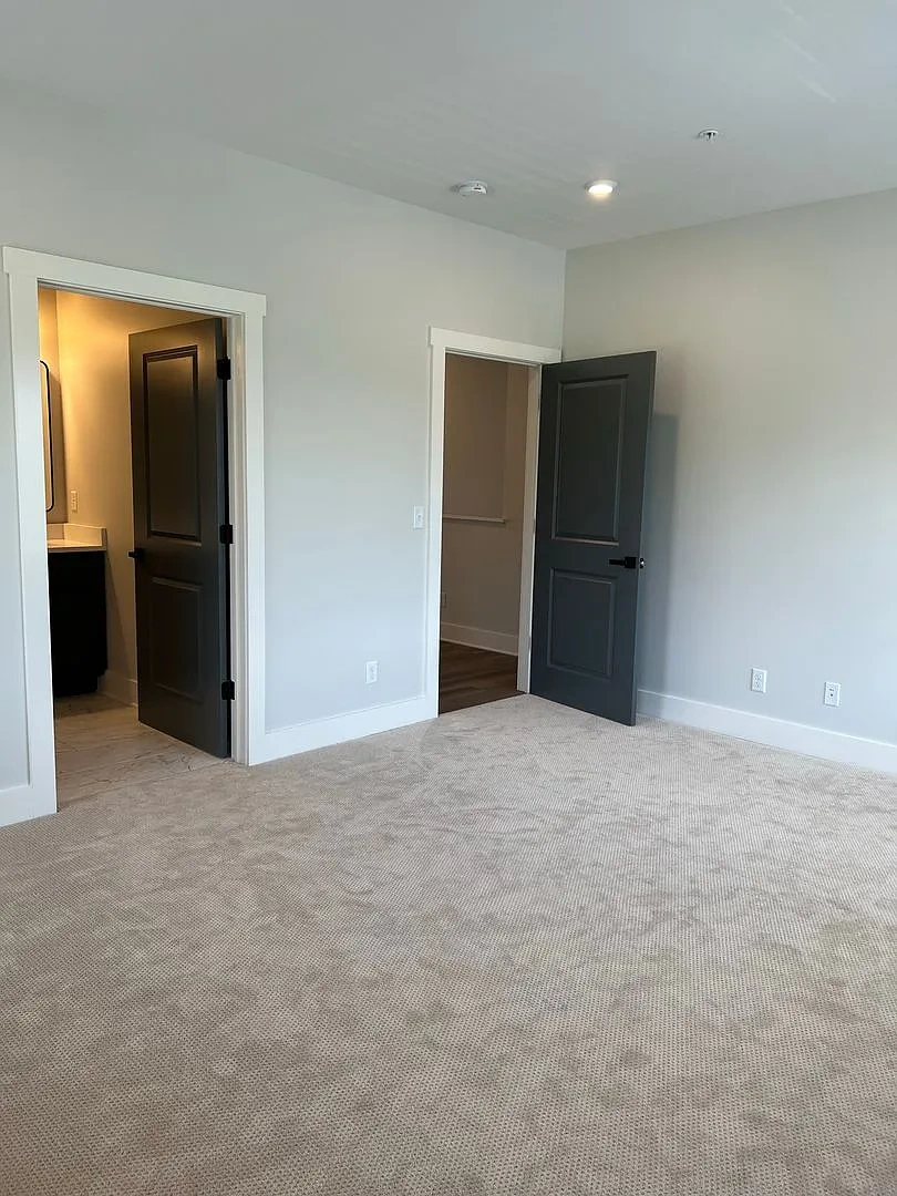 The Residence at Wemple Road – photo 3