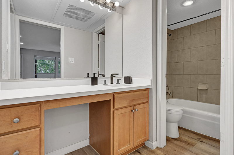 730 Oakmont Ave – photo 4