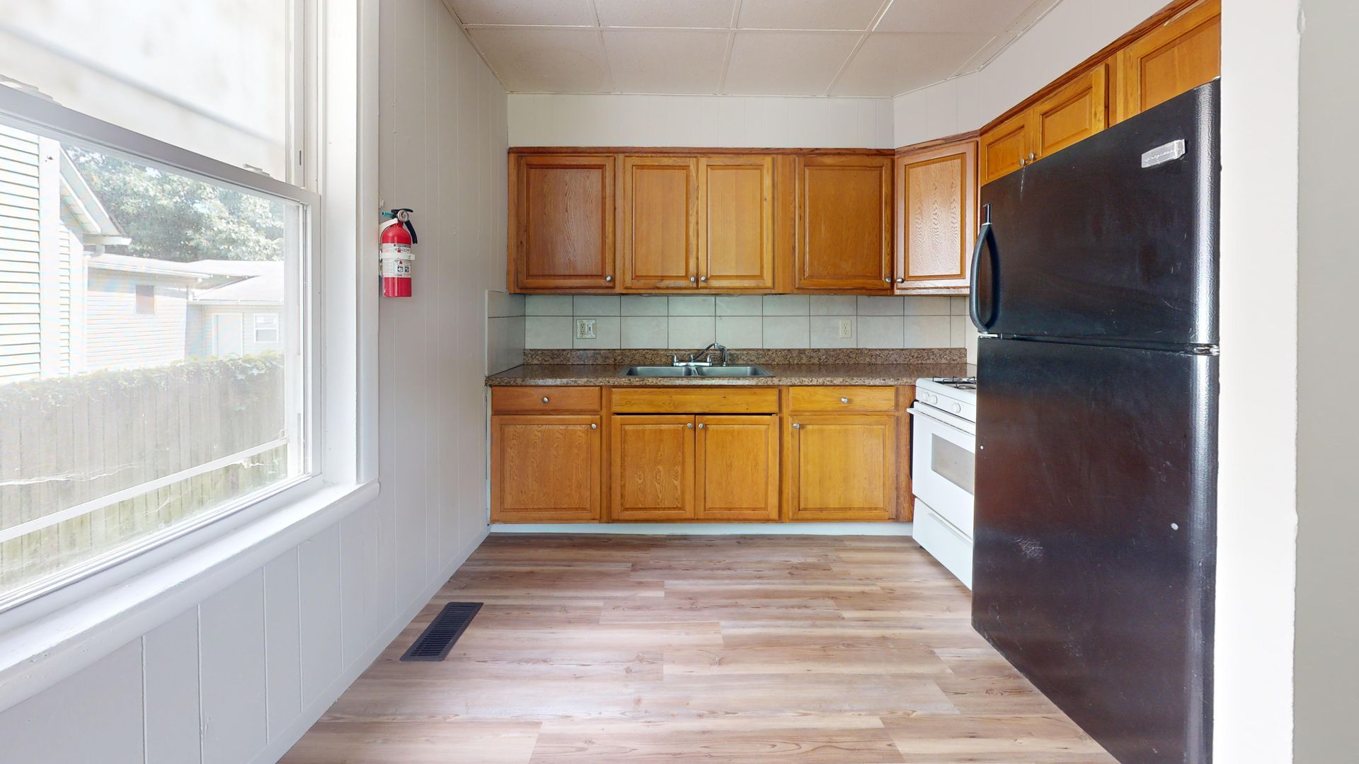104 8th St NE unit 104 8th St NE – photo 1