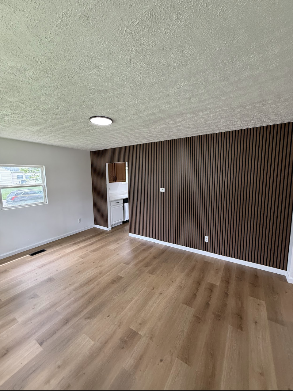 608 Schuyler Dr – photo 3