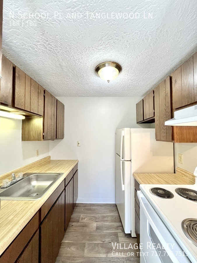 327 N School Pl – photo 2
