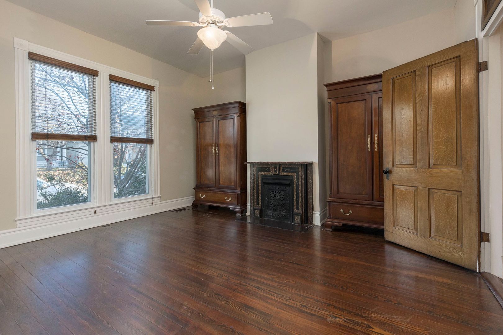 1619 Ellwood Ave – photo 5