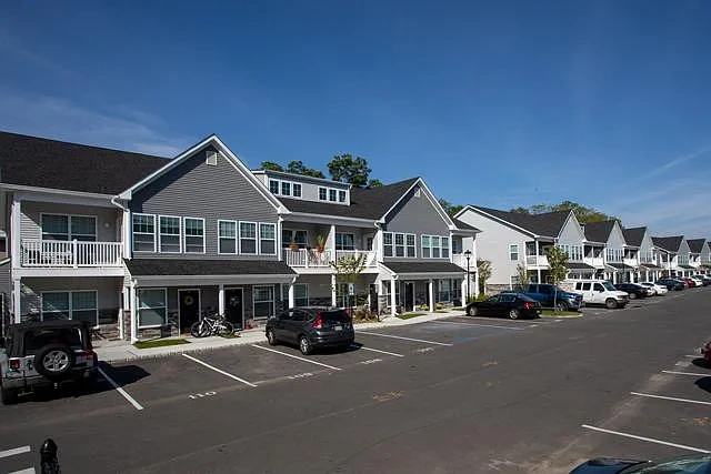Fairfield Townhouses At Selden – photo 3