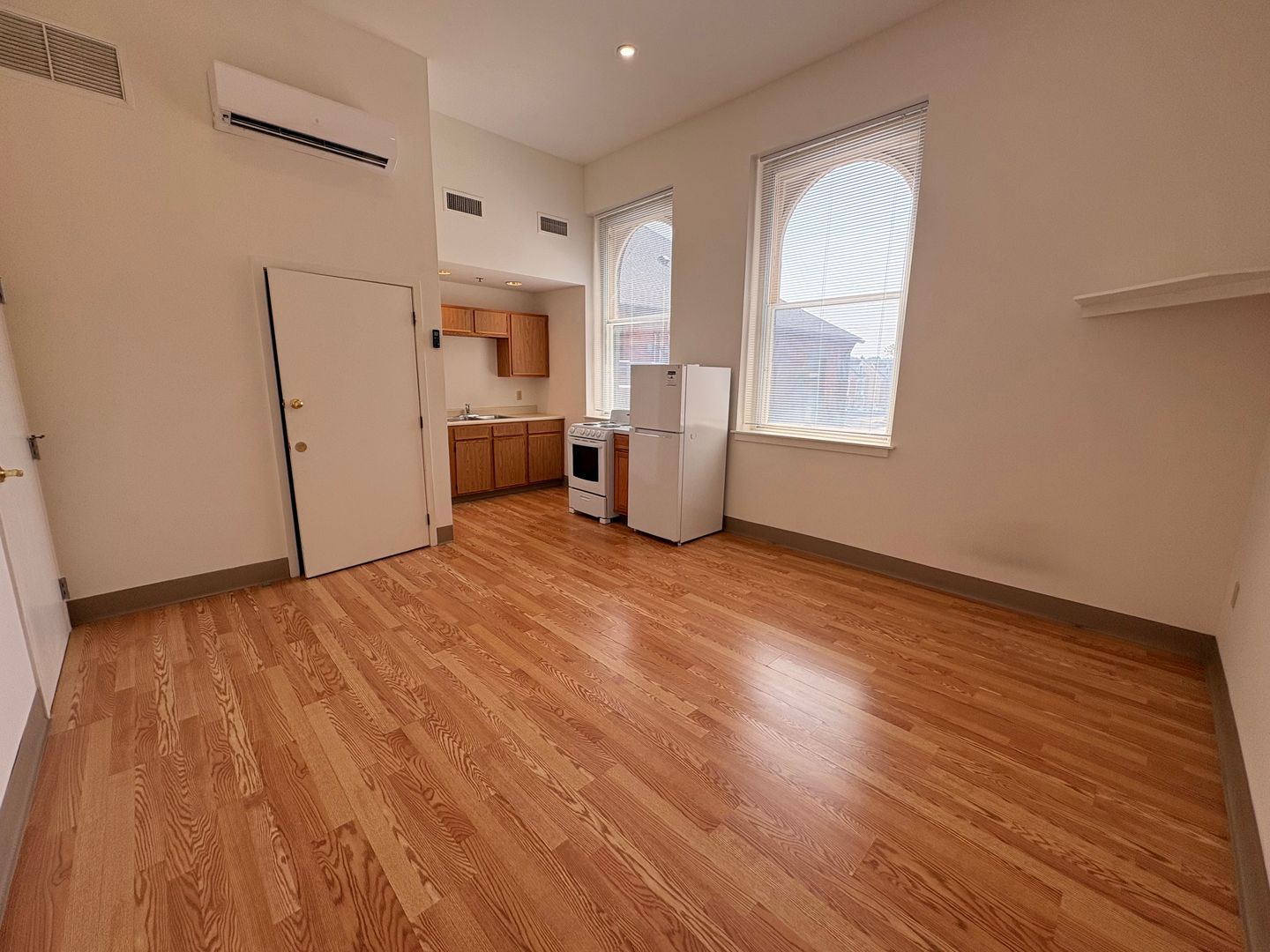 252 W College Ave unit Unit 216 – photo 3
