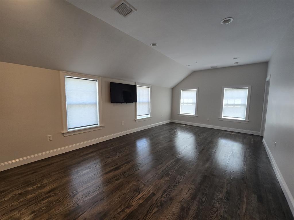 285 St George St unit 203 – photo 4