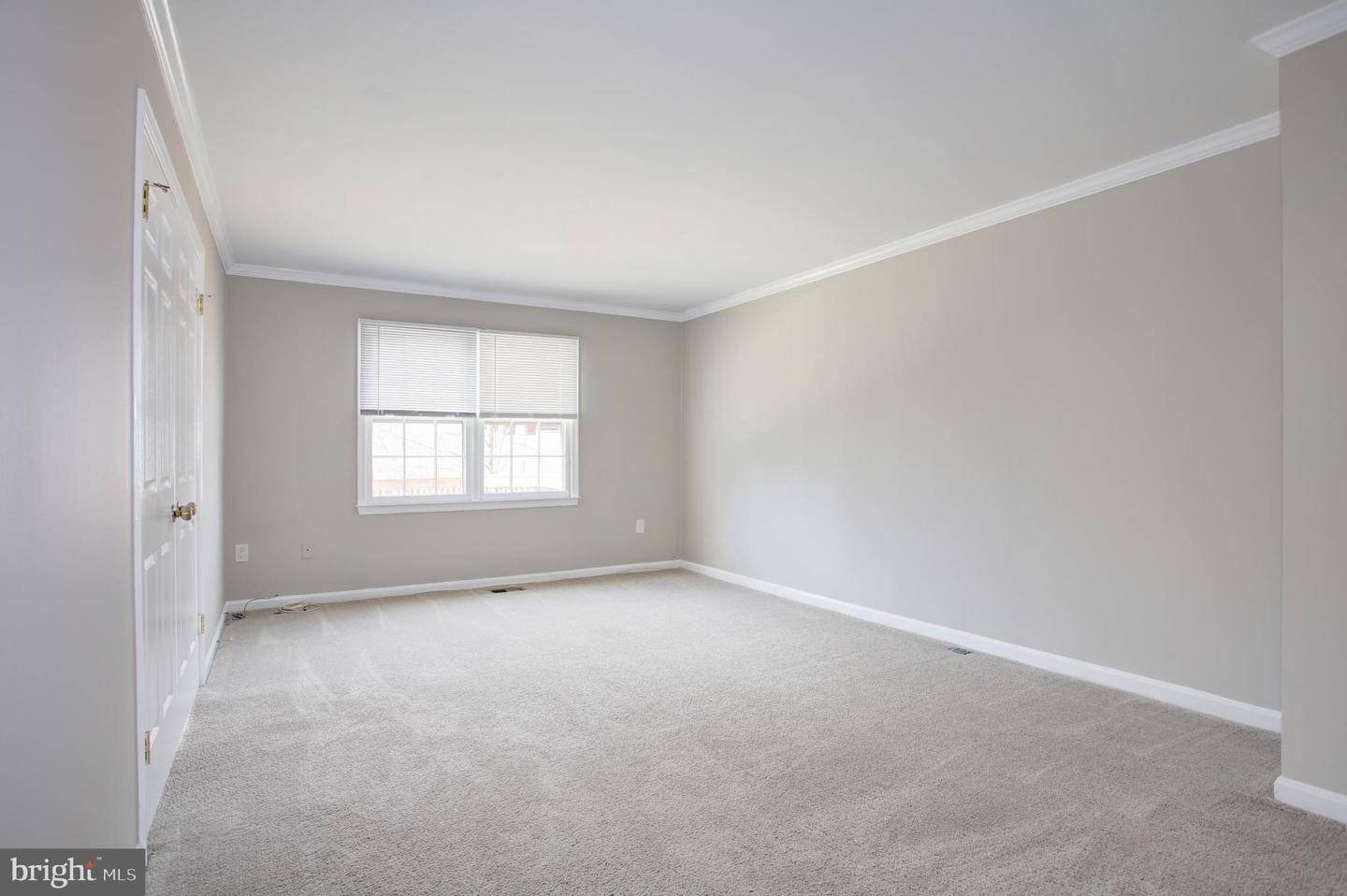 6072 Crown Royal Cir – photo 5