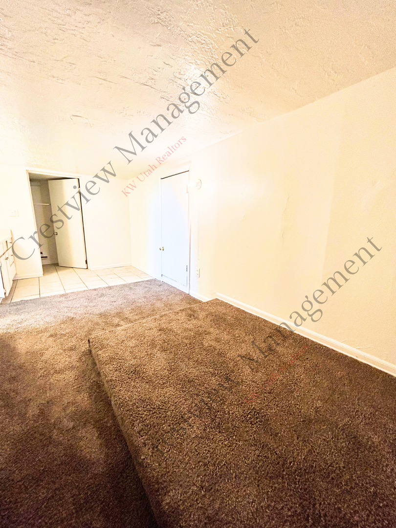 365 E Vine St unit 4B – photo 2