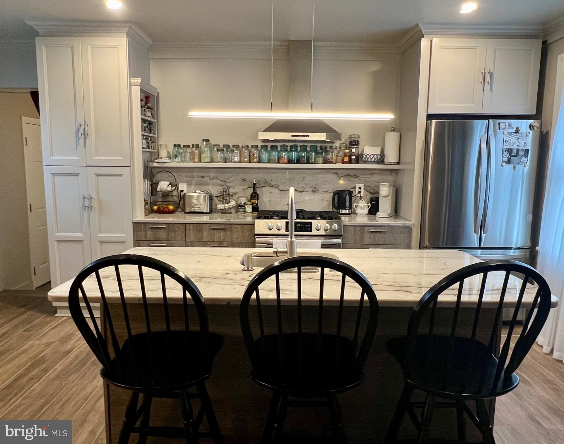 124 W Franklin St – photo 5