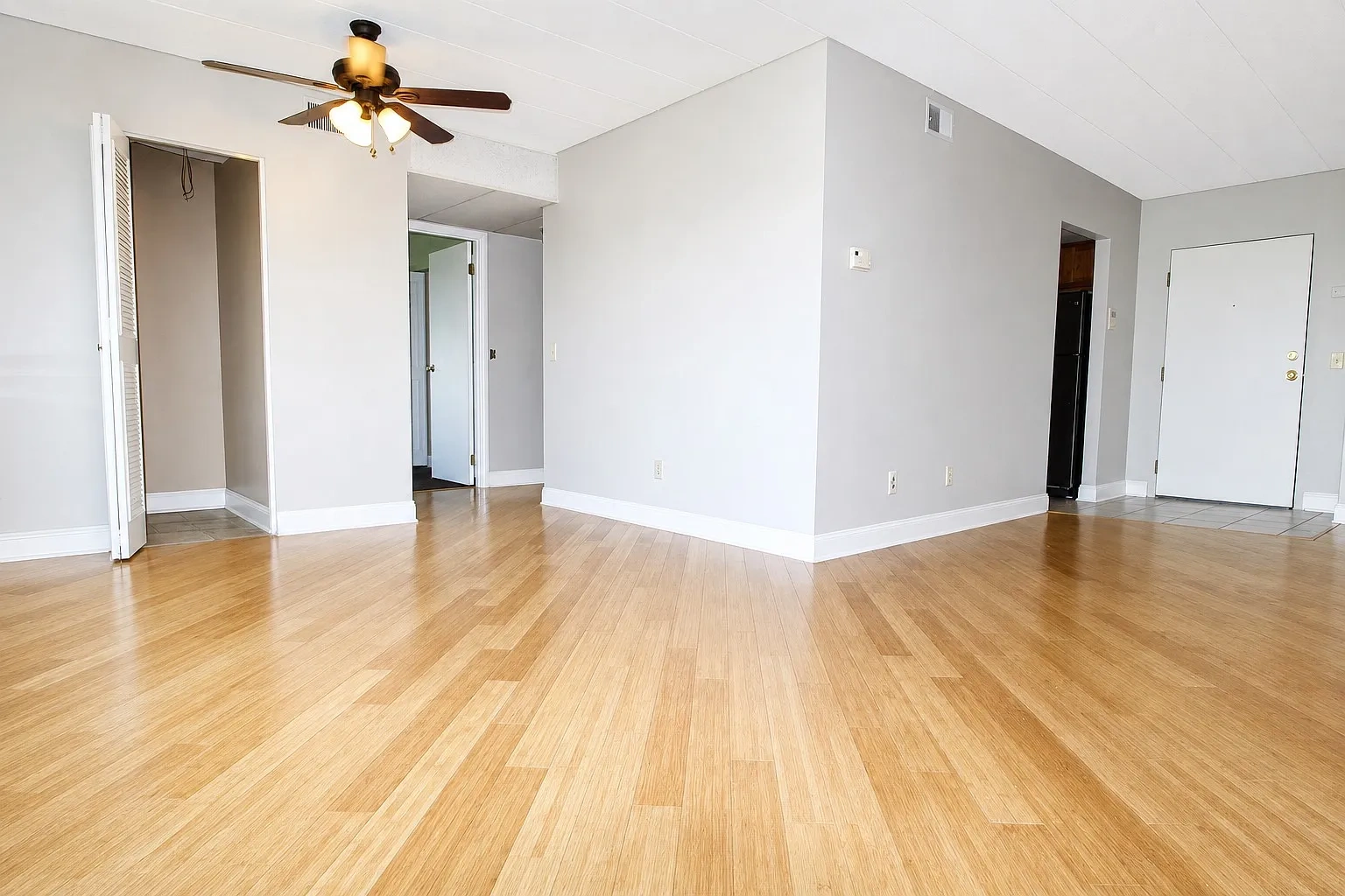 1088 Greentree Rd – photo 5