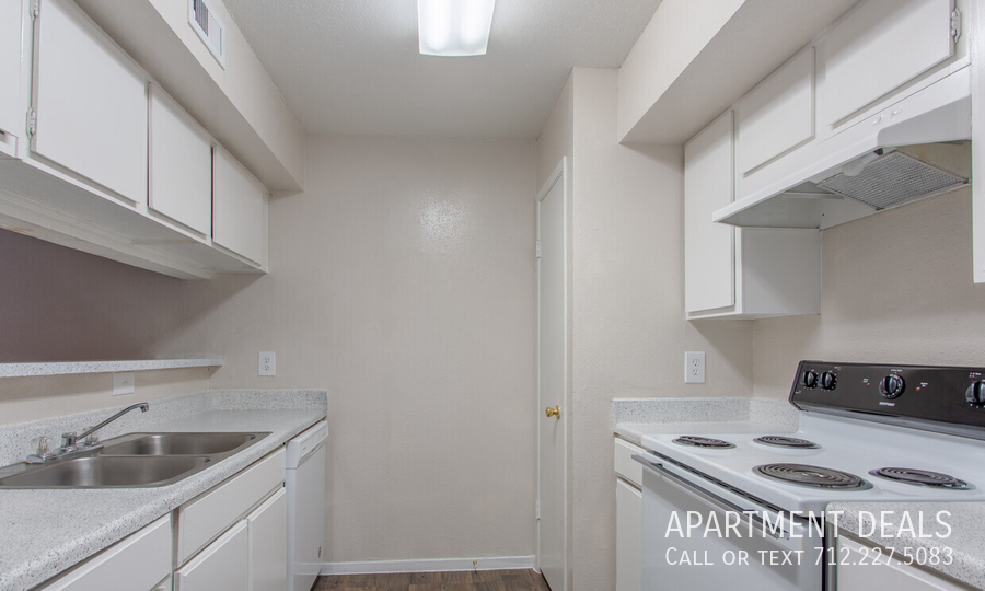 17636 Wayforest Dr – photo 3
