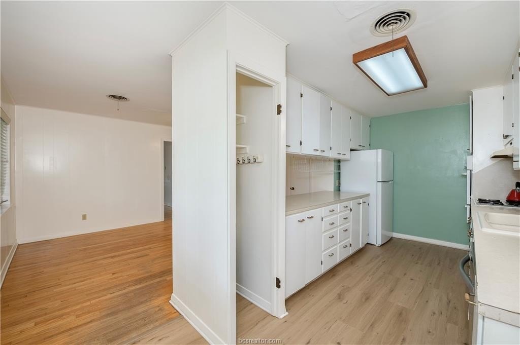 501 Helena St – photo 4