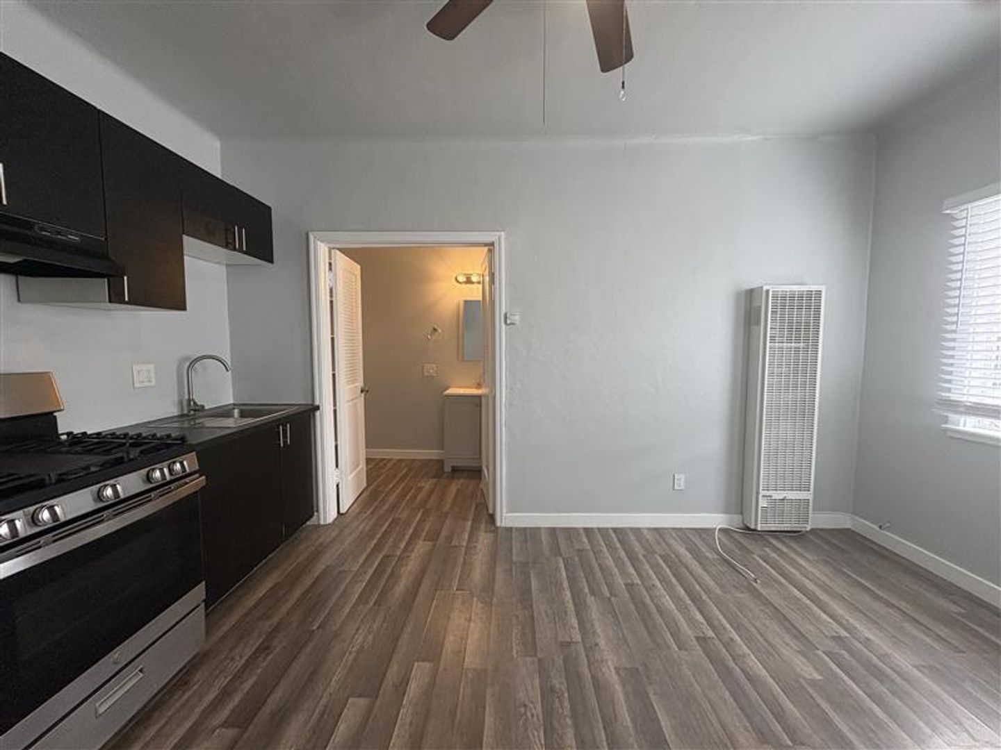 1000 Redondo Ave unit Unit 7 – photo 2
