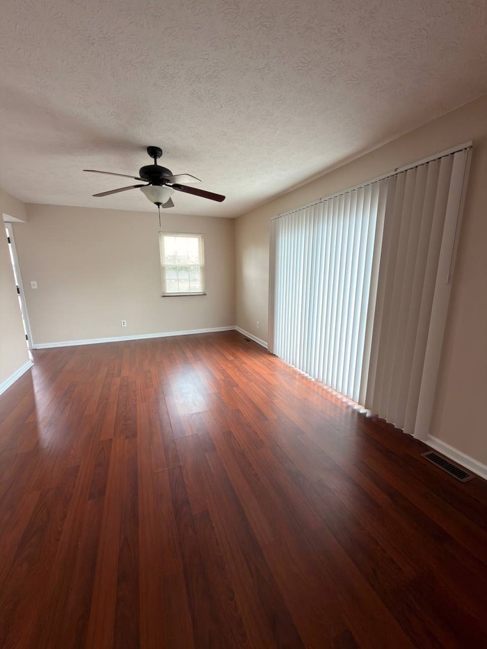 7609 Dover Ct unit 7609 – photo 4