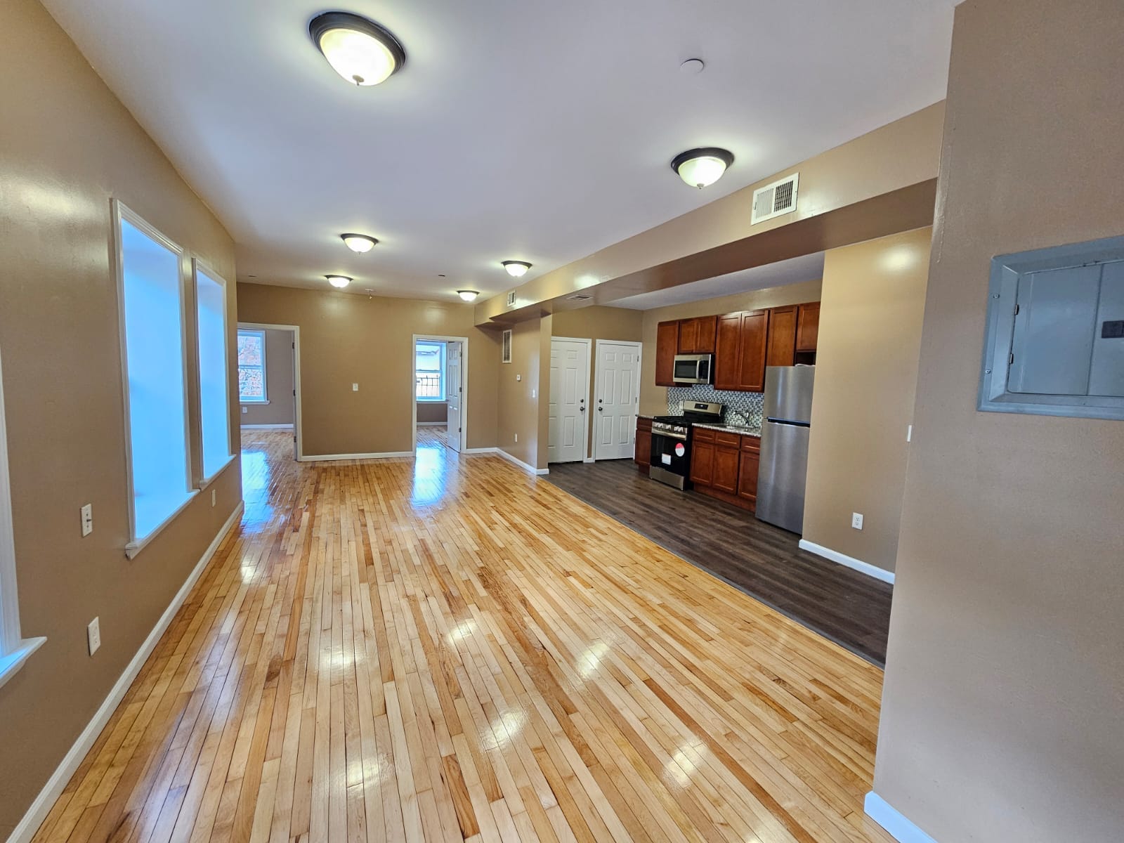 39 N Burnett St unit b – photo 2
