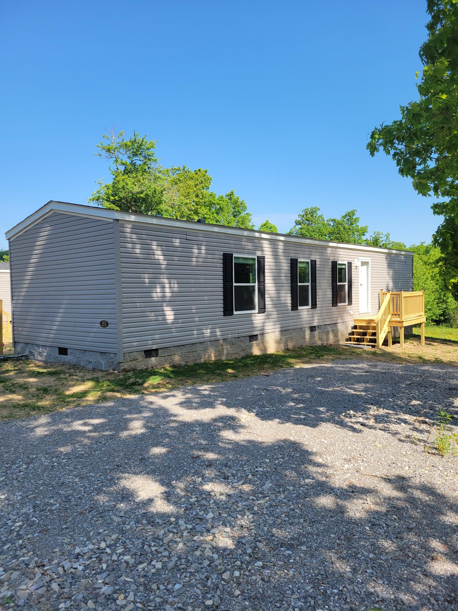 115 W Everett St – photo 2