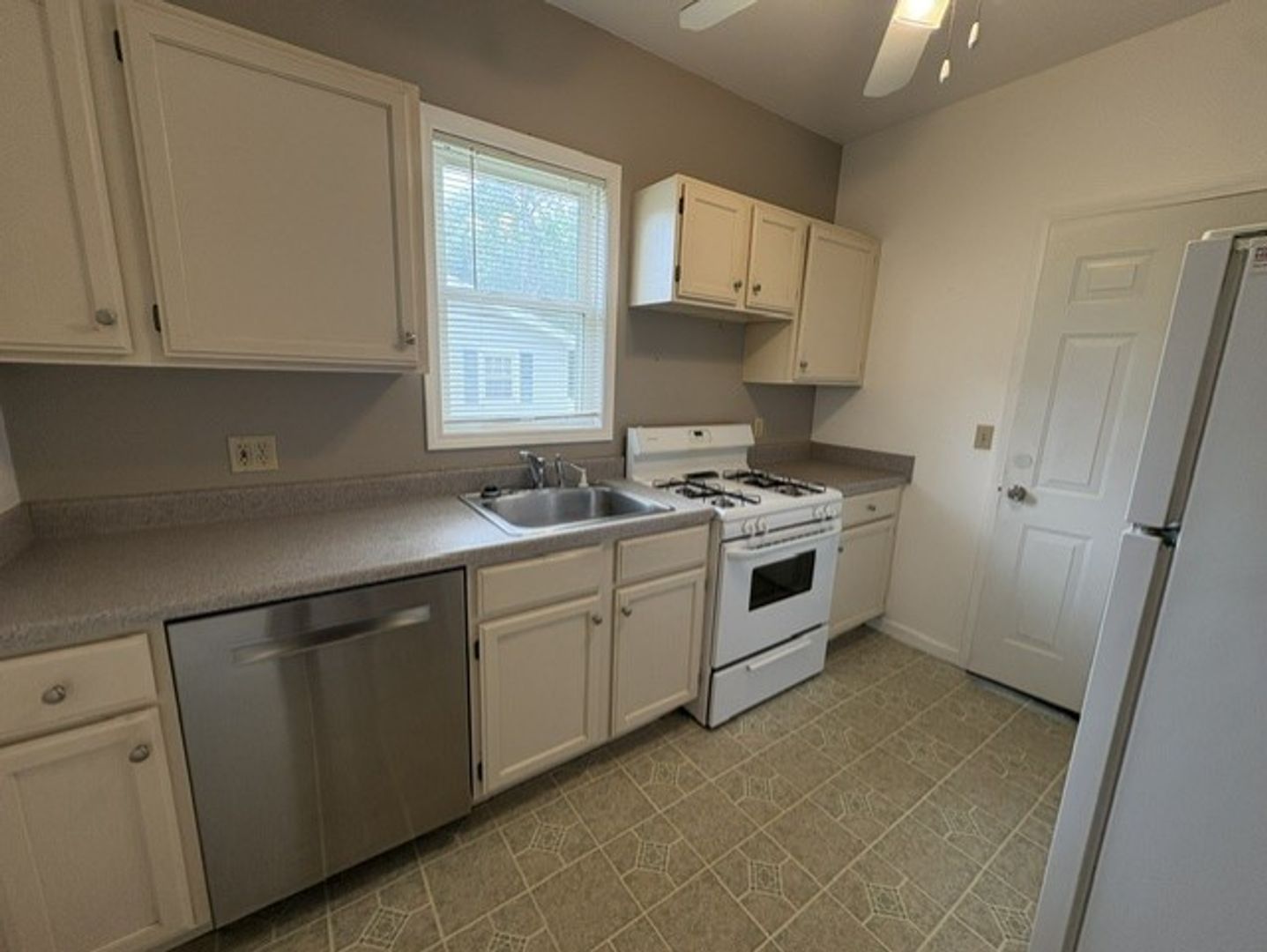 631 Viewpoint Ave – photo 5