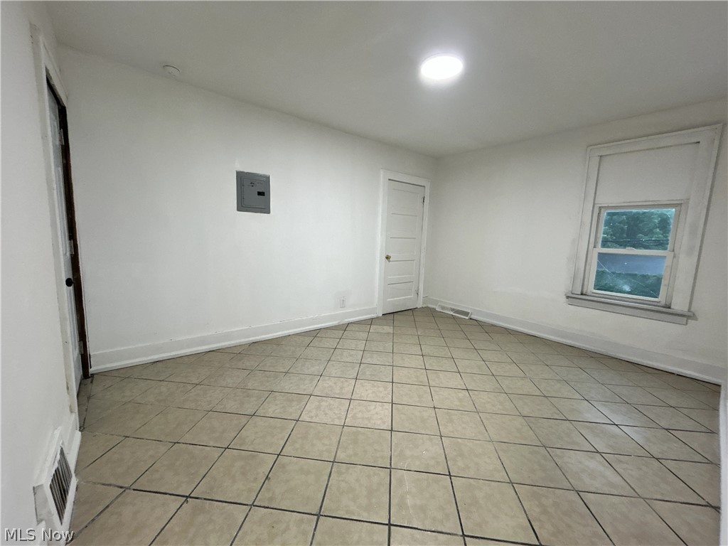 1439 Maryland Ave – photo 3