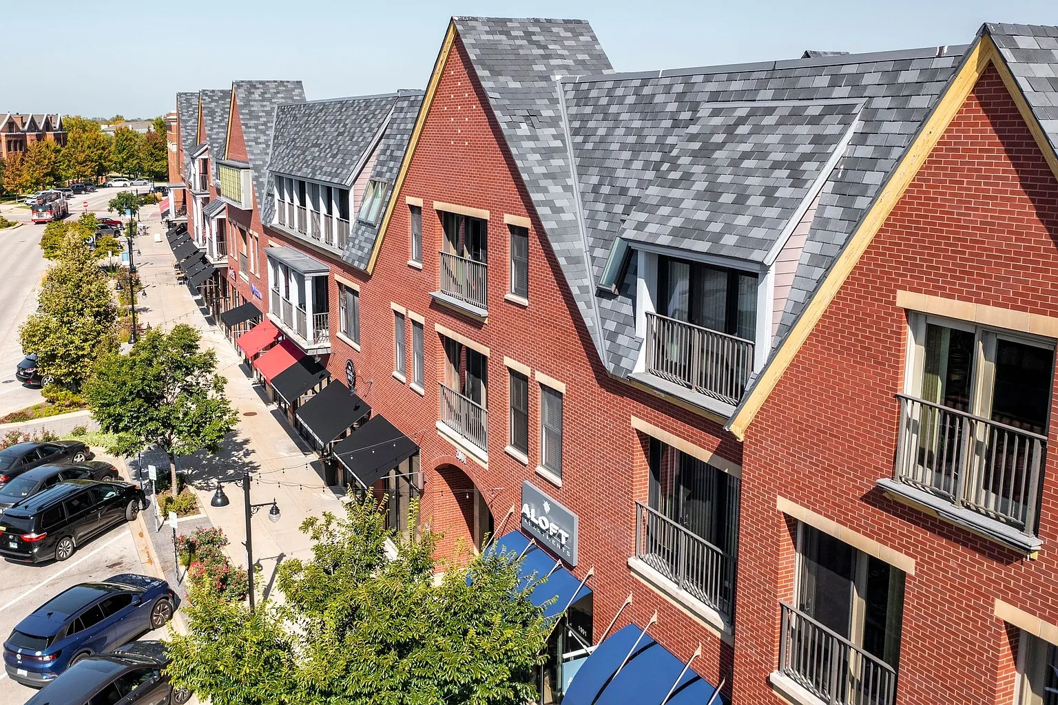 The Residence at the Glen Town Center – photo 4