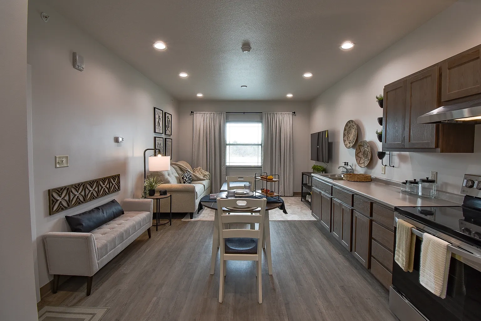 Crossroads Place Apartments – photo 4