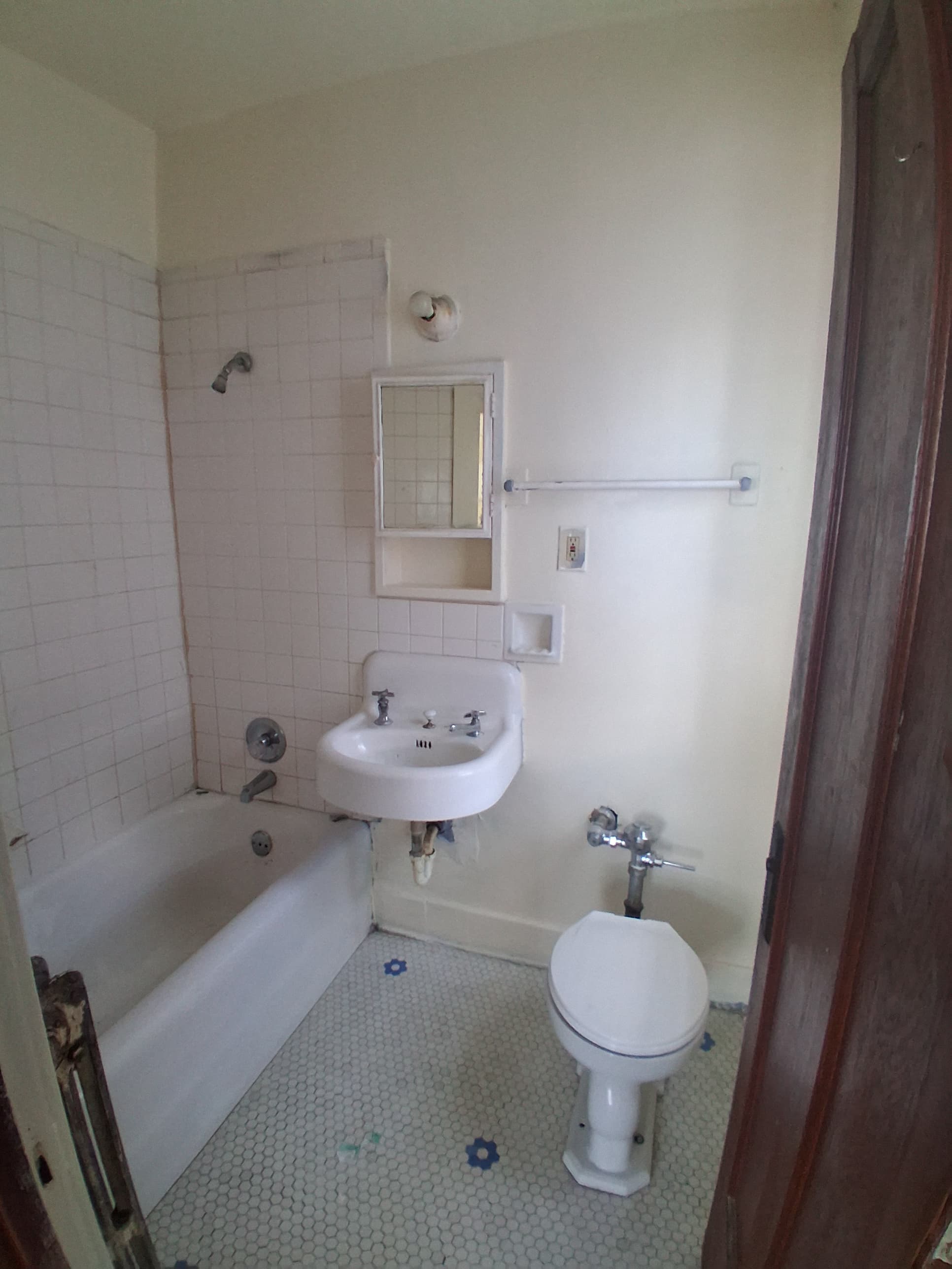 1242 W Highland Ave unit 14 – photo 3