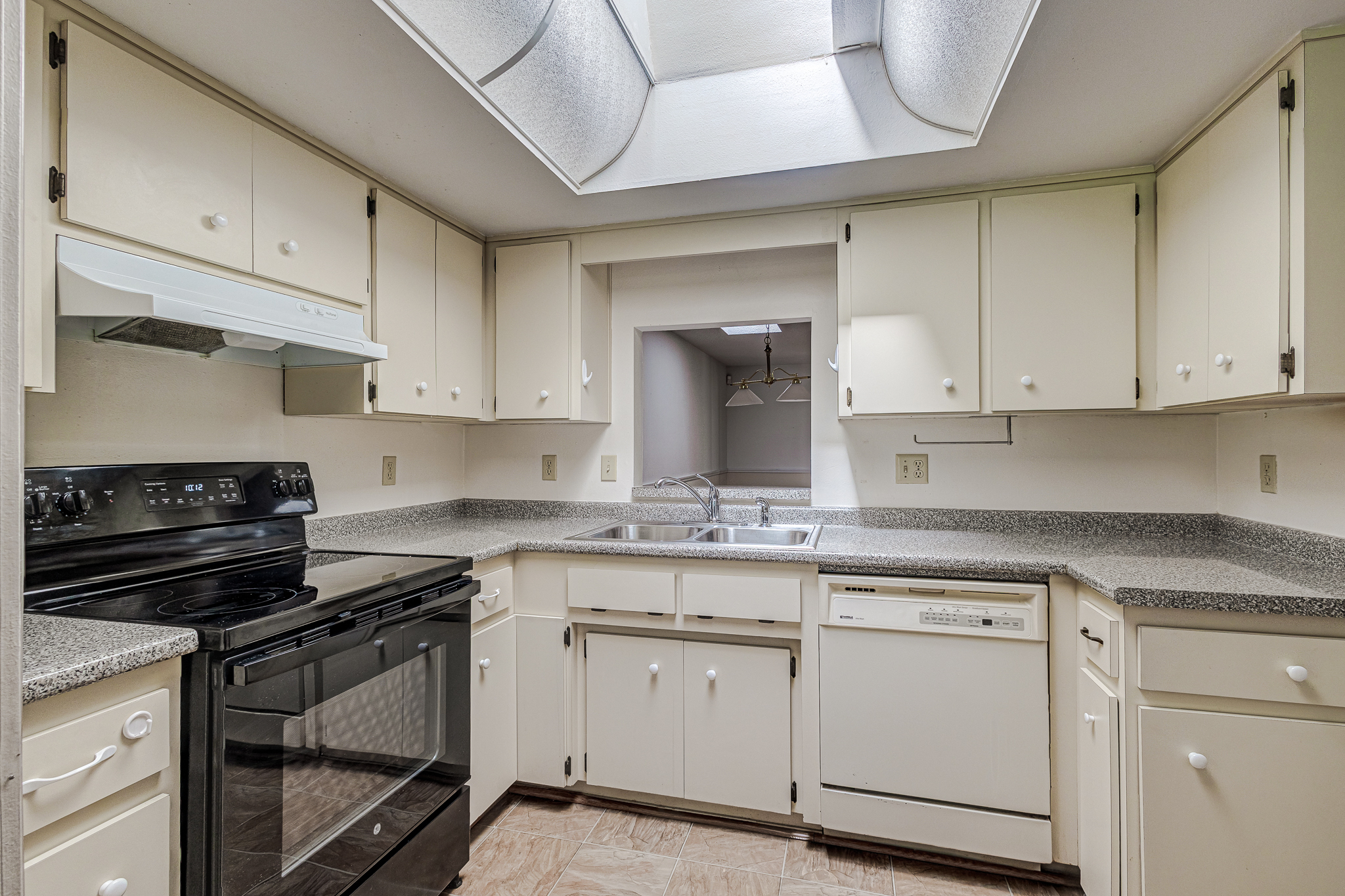 205 N Trout Ave – photo 5