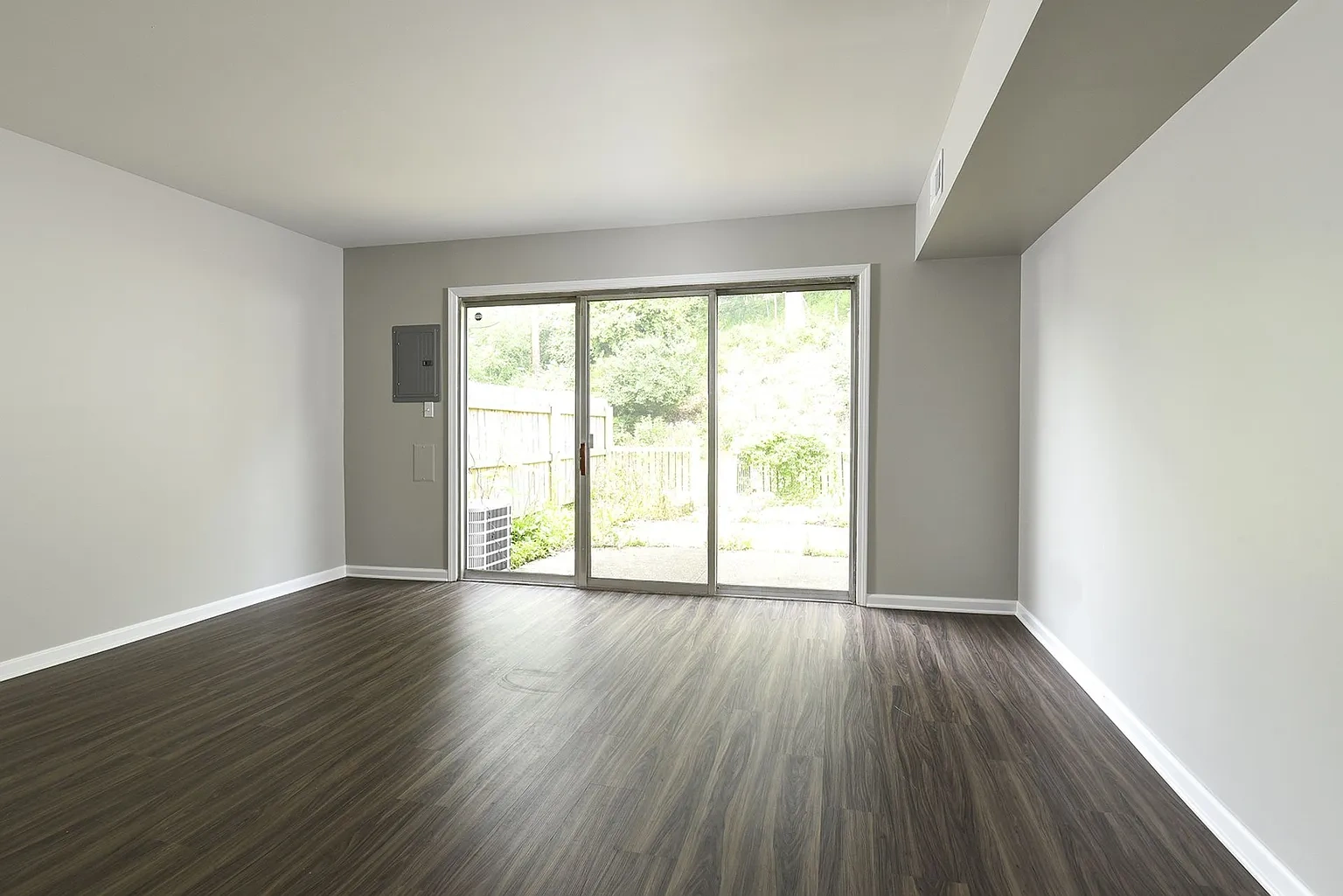 River Oaks Townhomes at Fox Chapel – photo 3