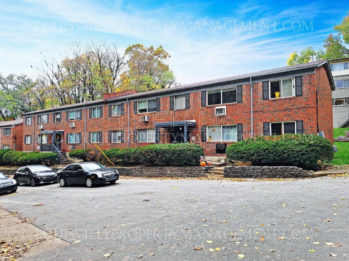 2423 Lindsay Ave unit 4 – photo 1