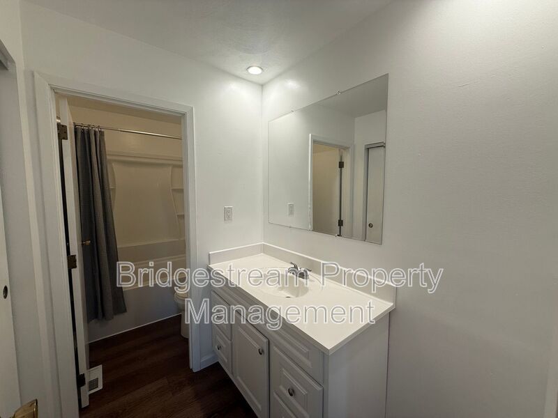 3851 Hillsboro Dr – photo 4