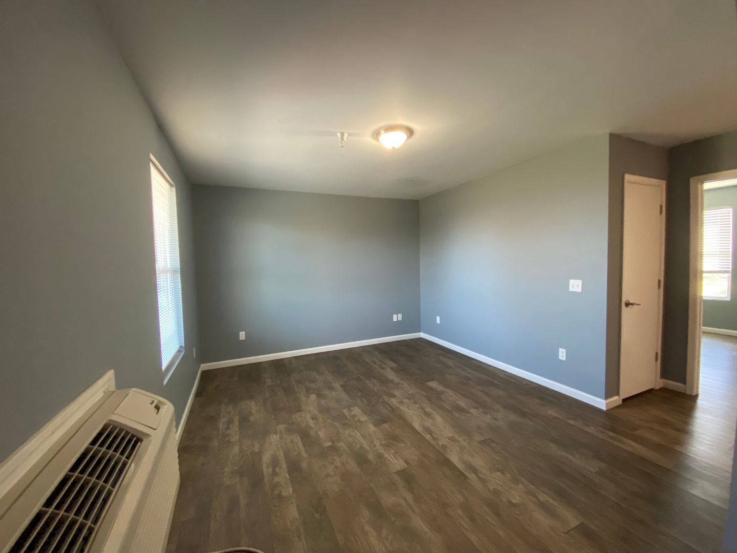 107 N Arcola St unit 107 E S 4th 6 – photo 4