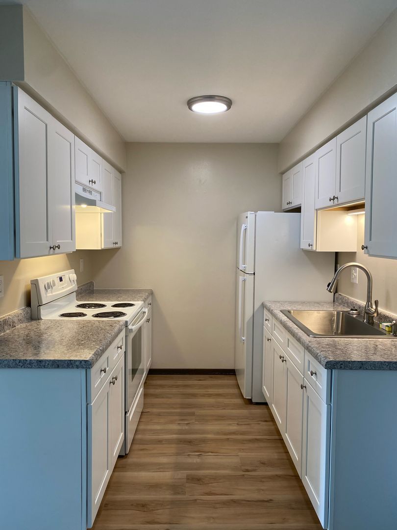 15741 Grove St unit 6 – photo 2