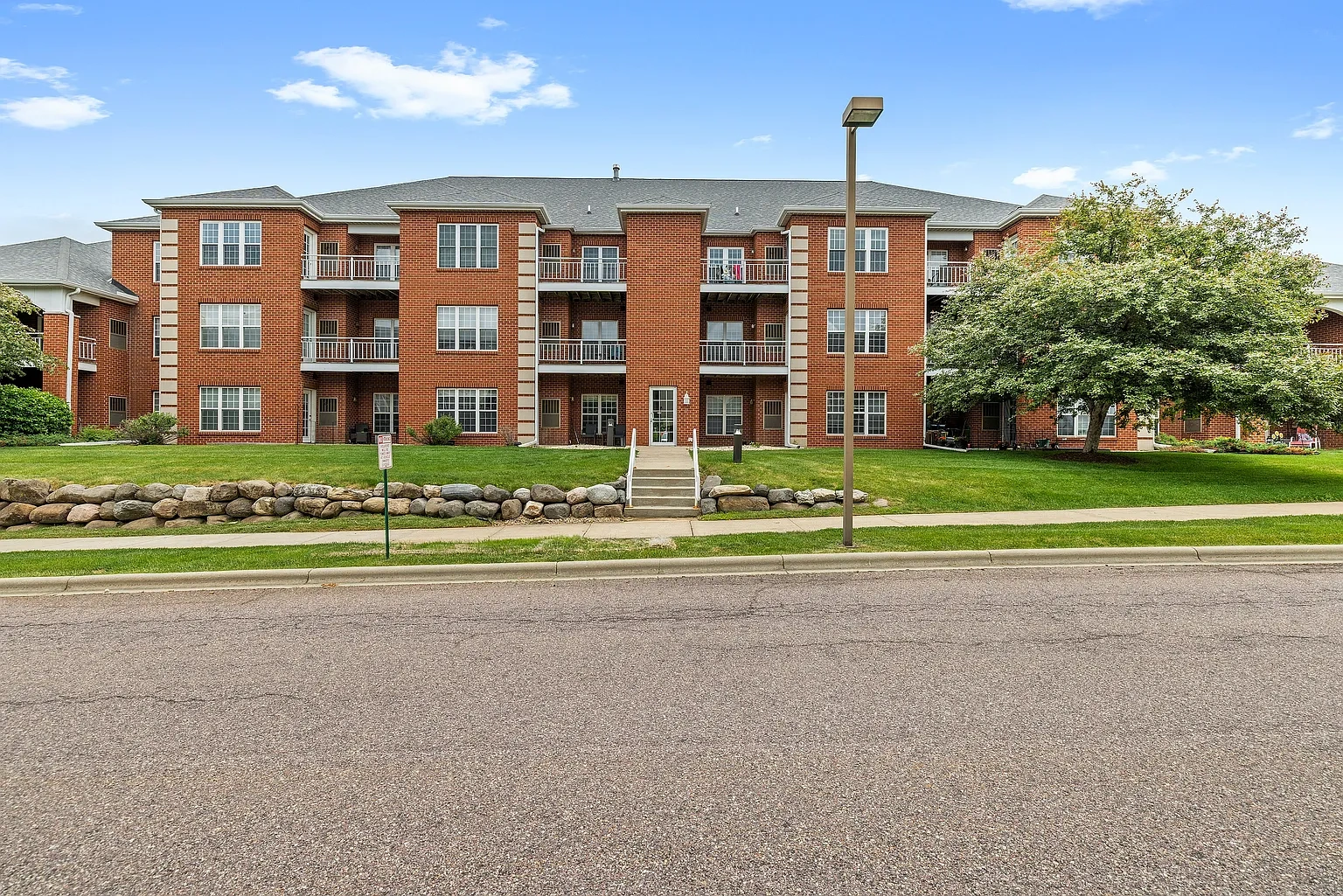 Barrington Place – photo 4