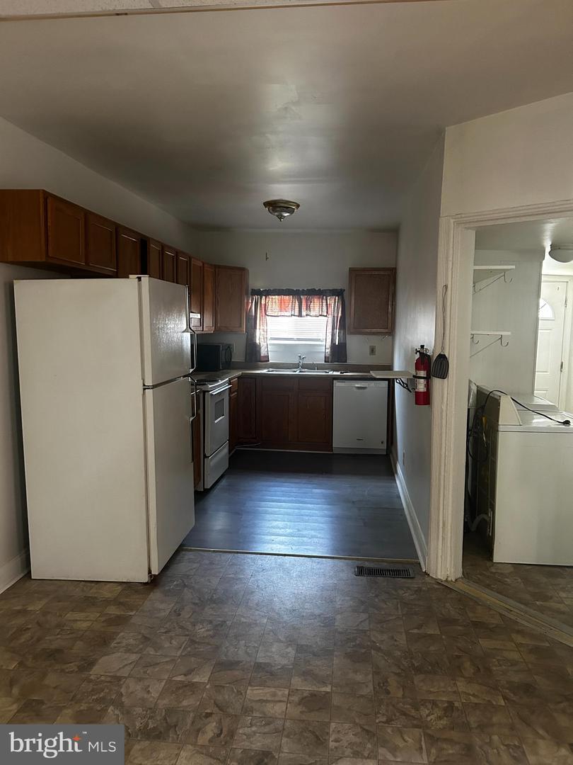 441 Walnut St – photo 3
