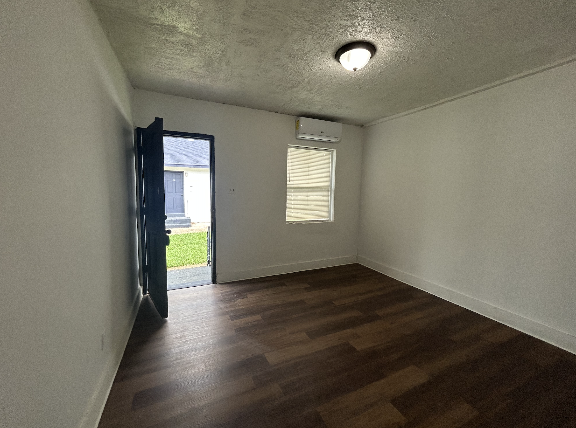 614 1st St S unit B – photo 1