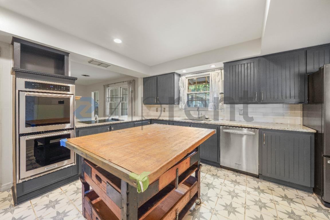 4275 Downing Dr – photo 2