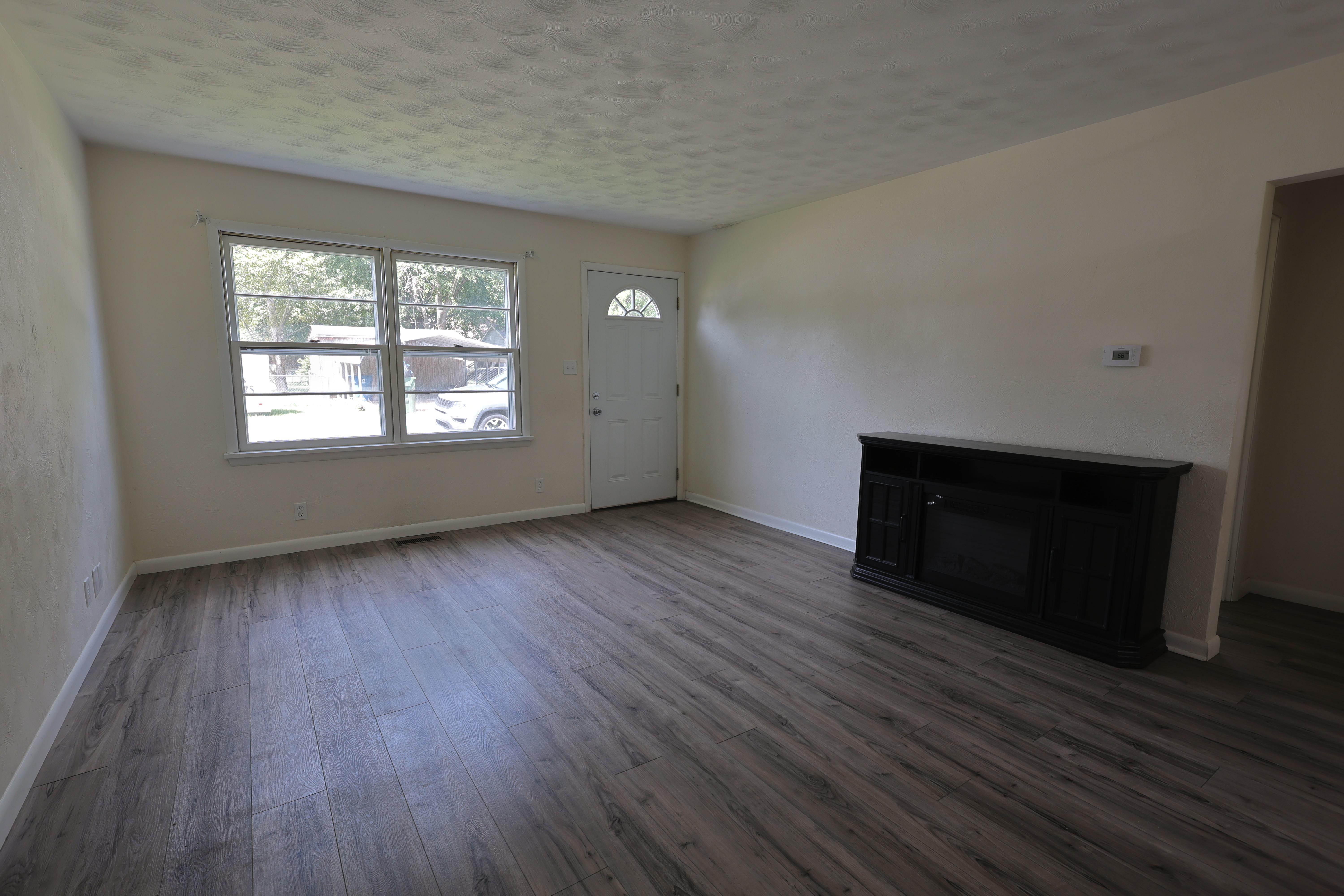 202 W Logan St – photo 3