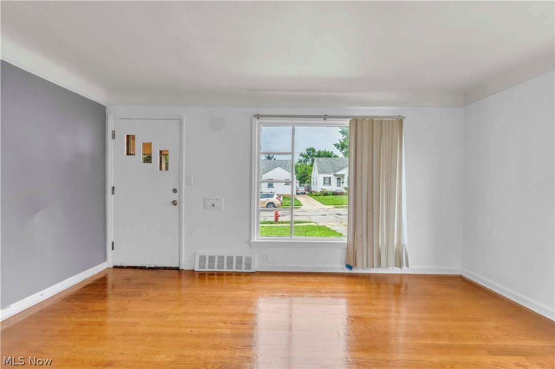 15901 Edgewood Ave – photo 2
