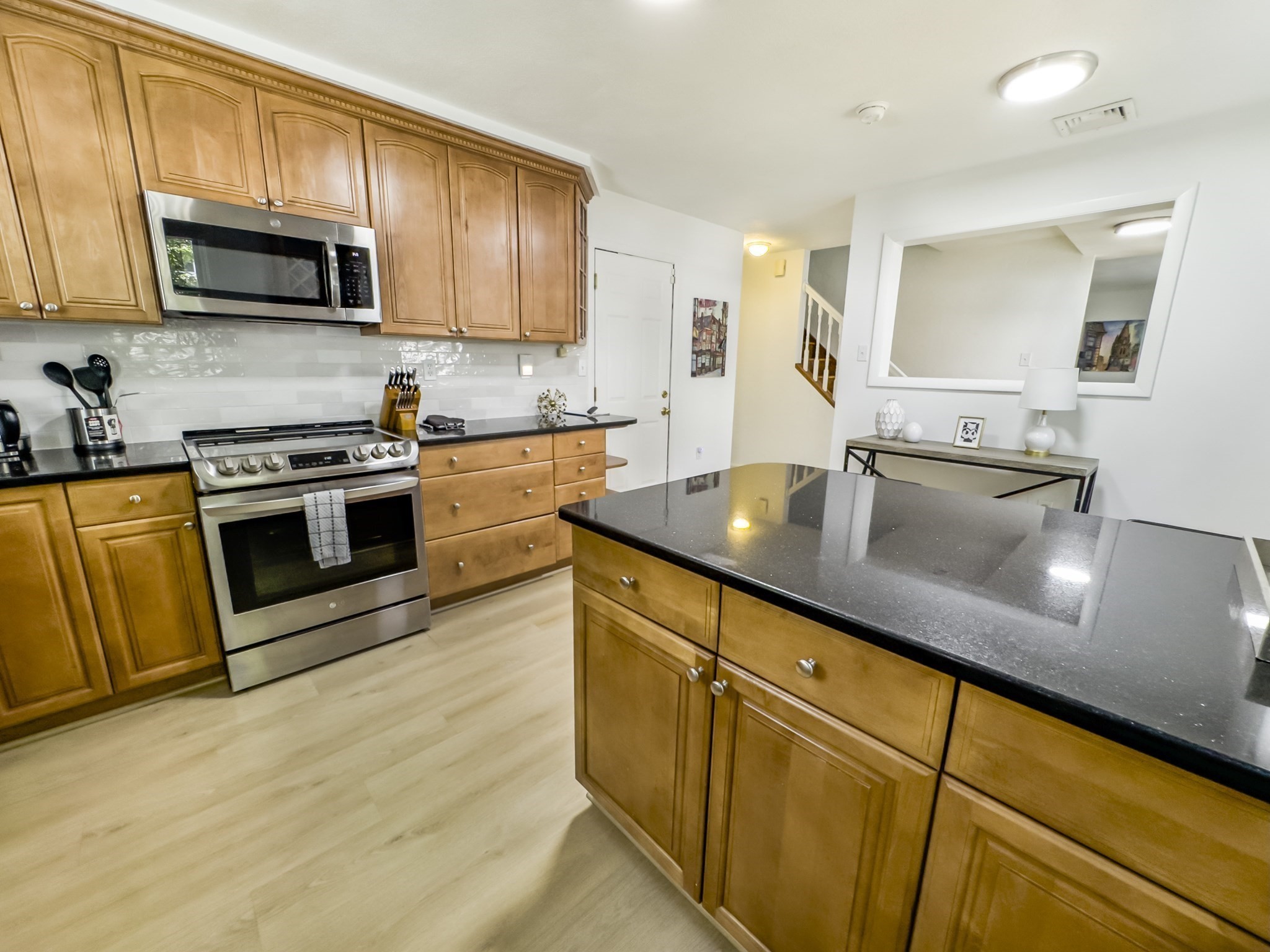 235 Cardinal Medeiros Ave unit 3 – photo 1